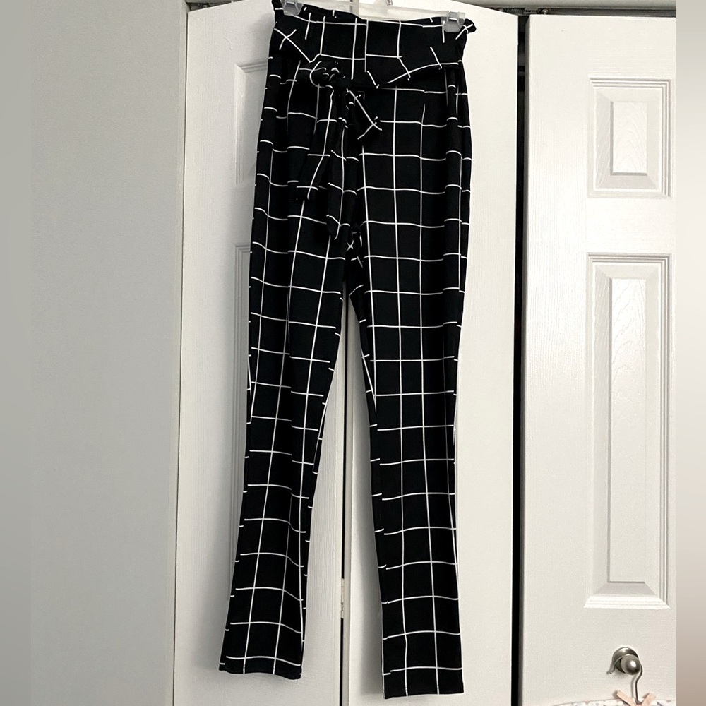 Black and white checkered stretchy dress pants